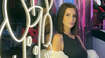 لقطة فريدة.. إيمان العاصي تخطف الأنظار بإطلالة جريئة مع شقيقتها